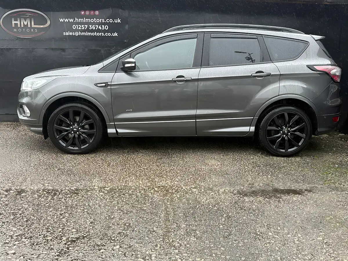 Used 2018 Ford Kuga ST-Line X Grey - Interior and Exterior details 3