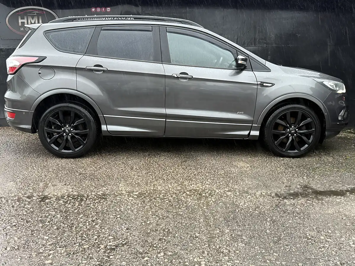 Used 2018 Ford Kuga ST-Line X Grey - Interior and Exterior details 7