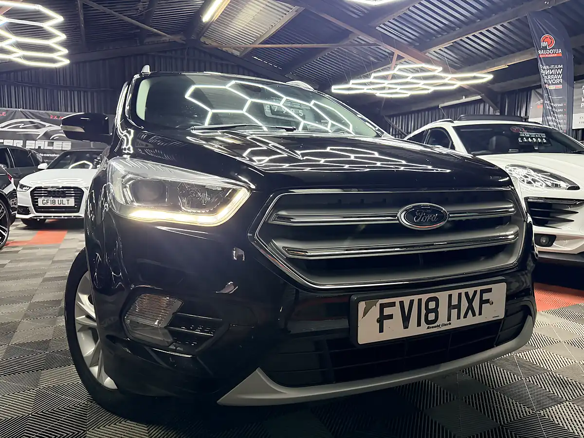 Used 2018 Ford Kuga Titanium Black - Front View