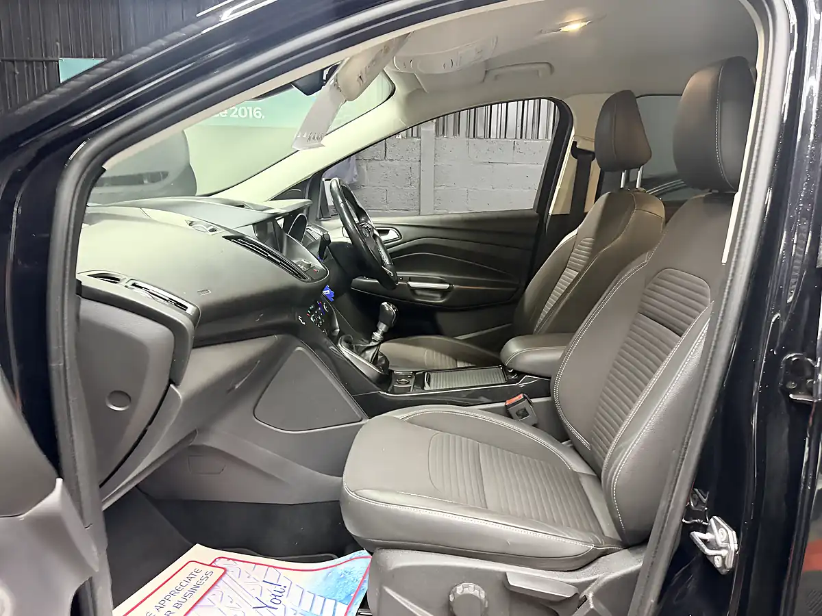 Used 2018 Ford Kuga Titanium Black - Interior and Exterior details 15