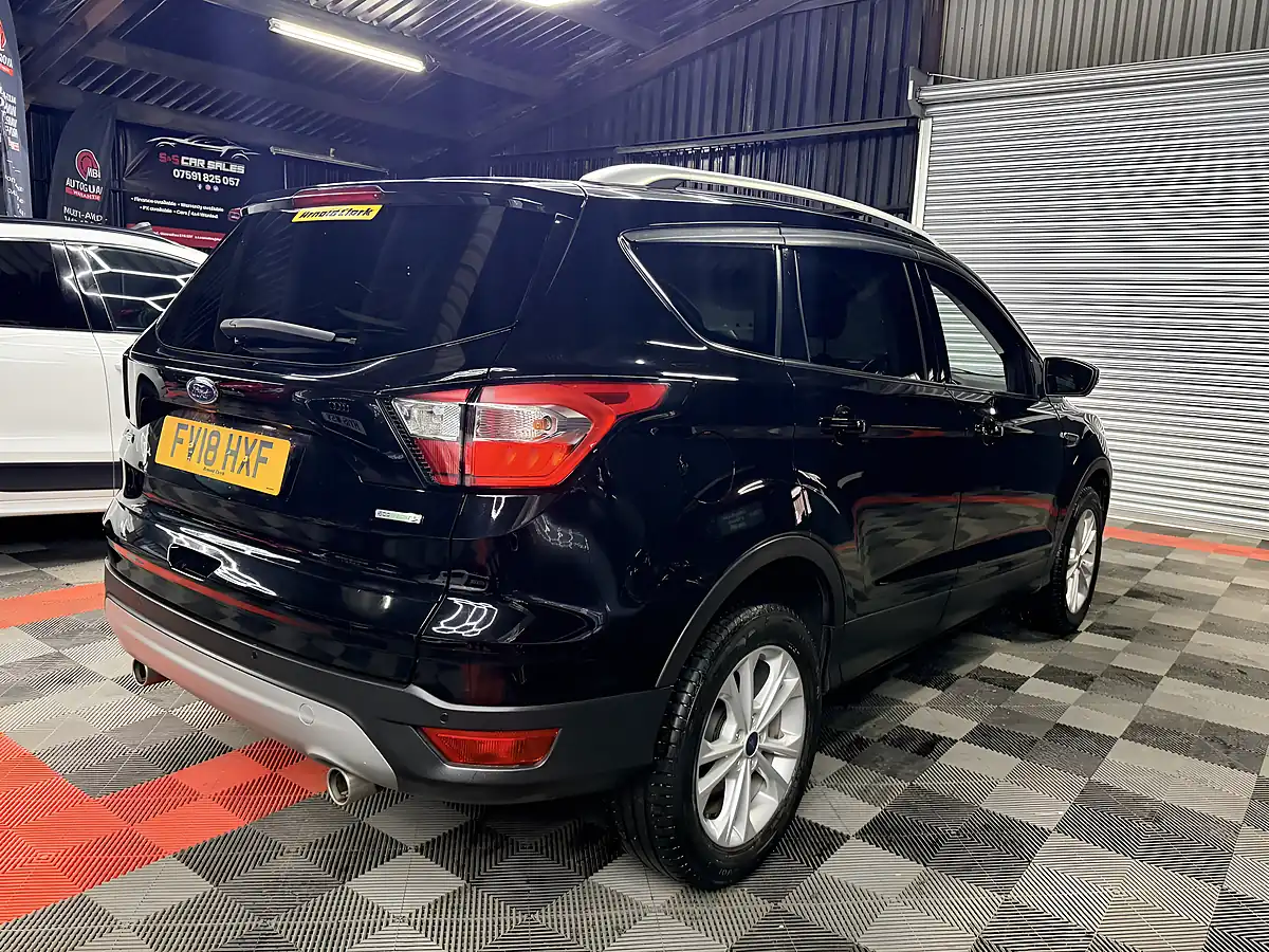 Used 2018 Ford Kuga Titanium Black - Interior and Exterior details 4
