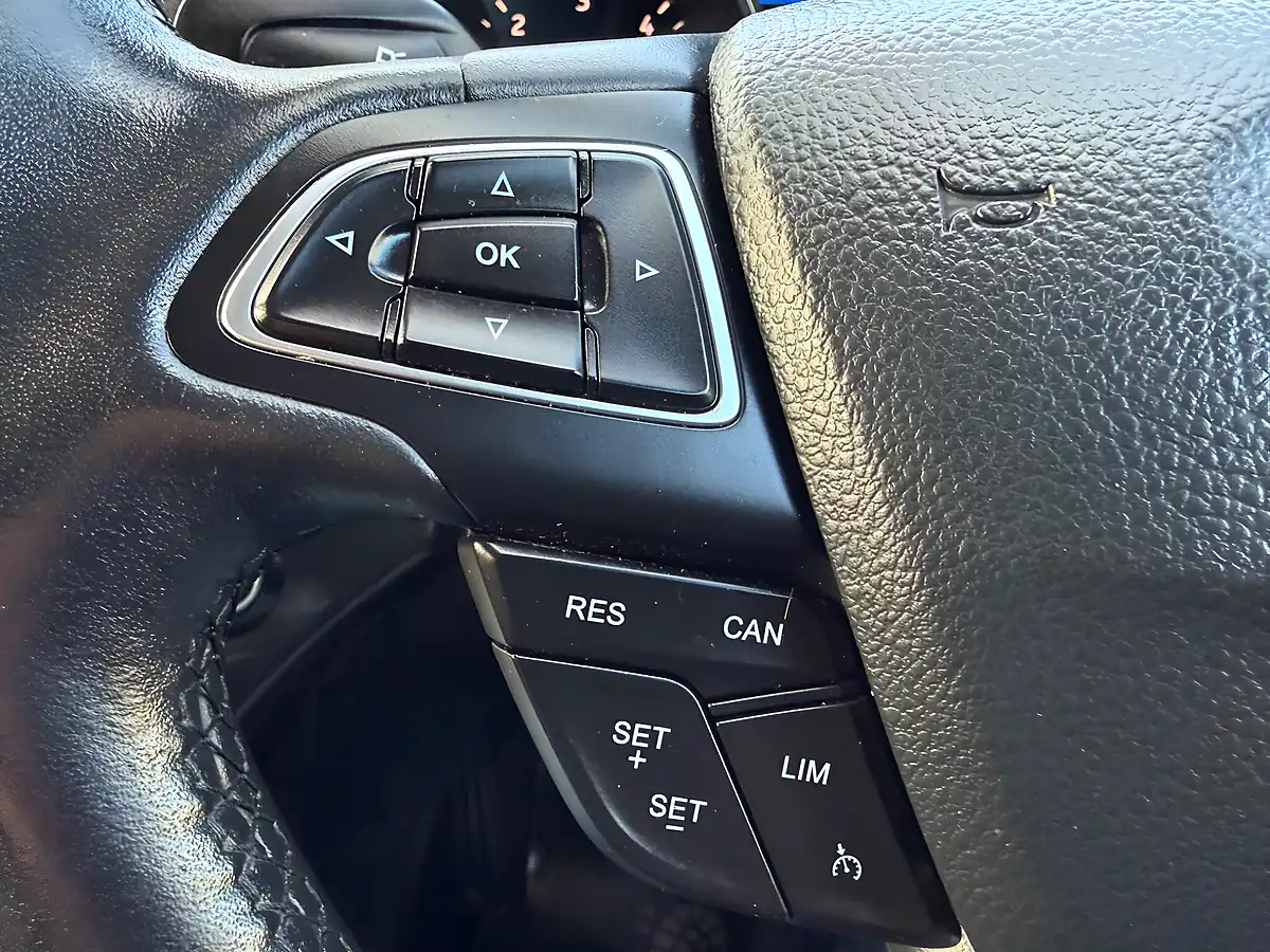Used 2018 Ford Kuga Titanium Black - Interior and Exterior details 17