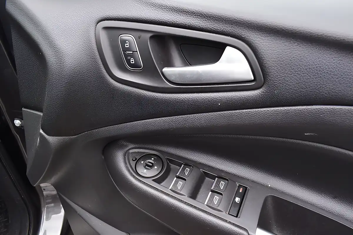 Used 2018 Ford Kuga Titanium Grey - Interior and Exterior details 10
