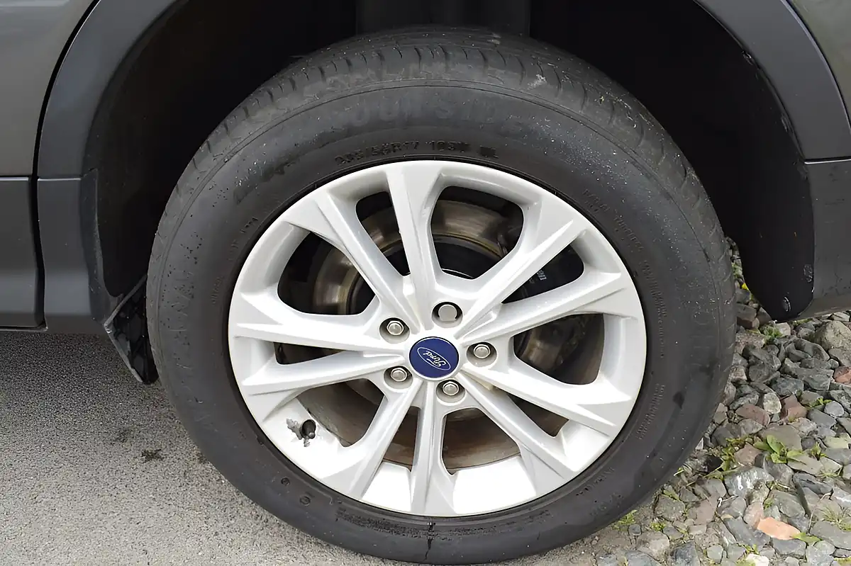 Used 2018 Ford Kuga Titanium Grey - Interior and Exterior details 6