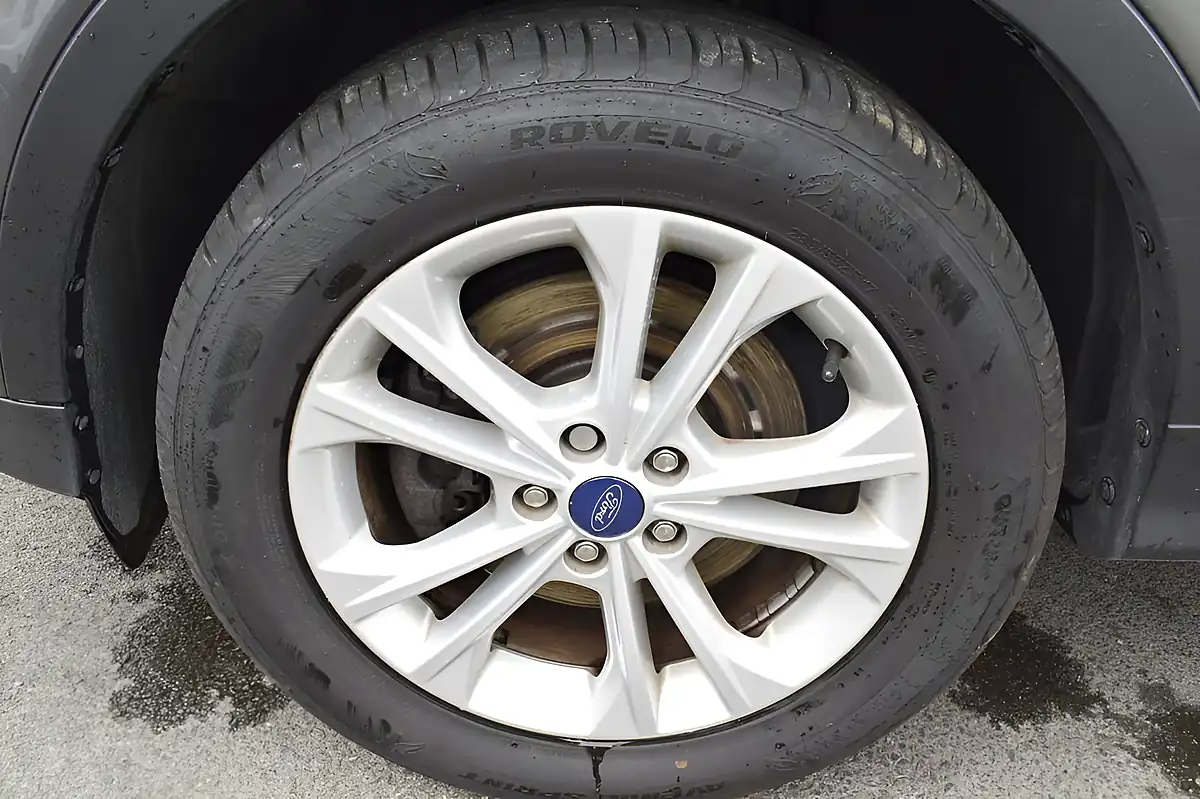 Used 2018 Ford Kuga Titanium Grey - Interior and Exterior details 7