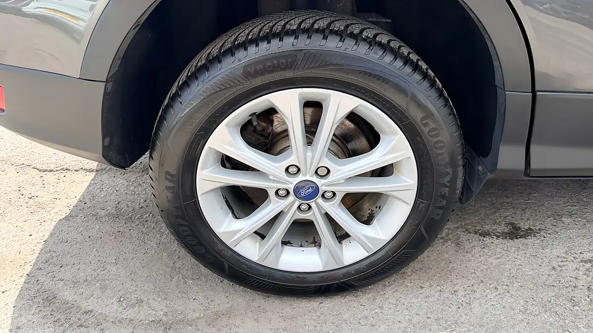 Used 2018 Ford Kuga Titanium Grey - Interior and Exterior details 19