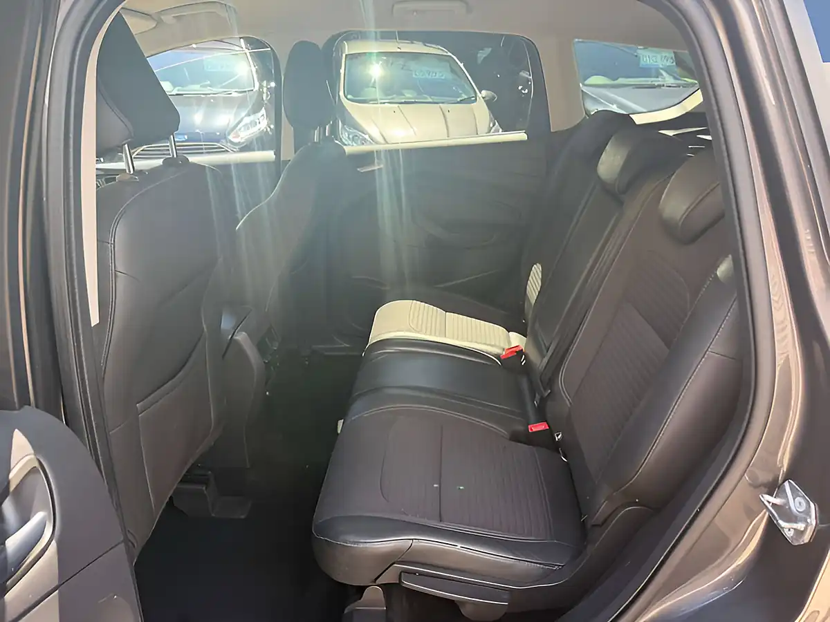 Used 2018 Ford Kuga Titanium Grey - Interior and Exterior details 15
