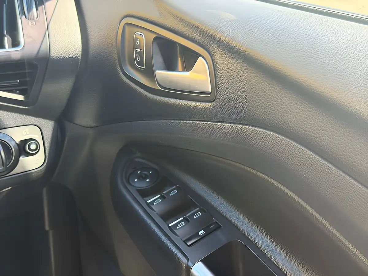 Used 2018 Ford Kuga Titanium Grey - Interior and Exterior details 20