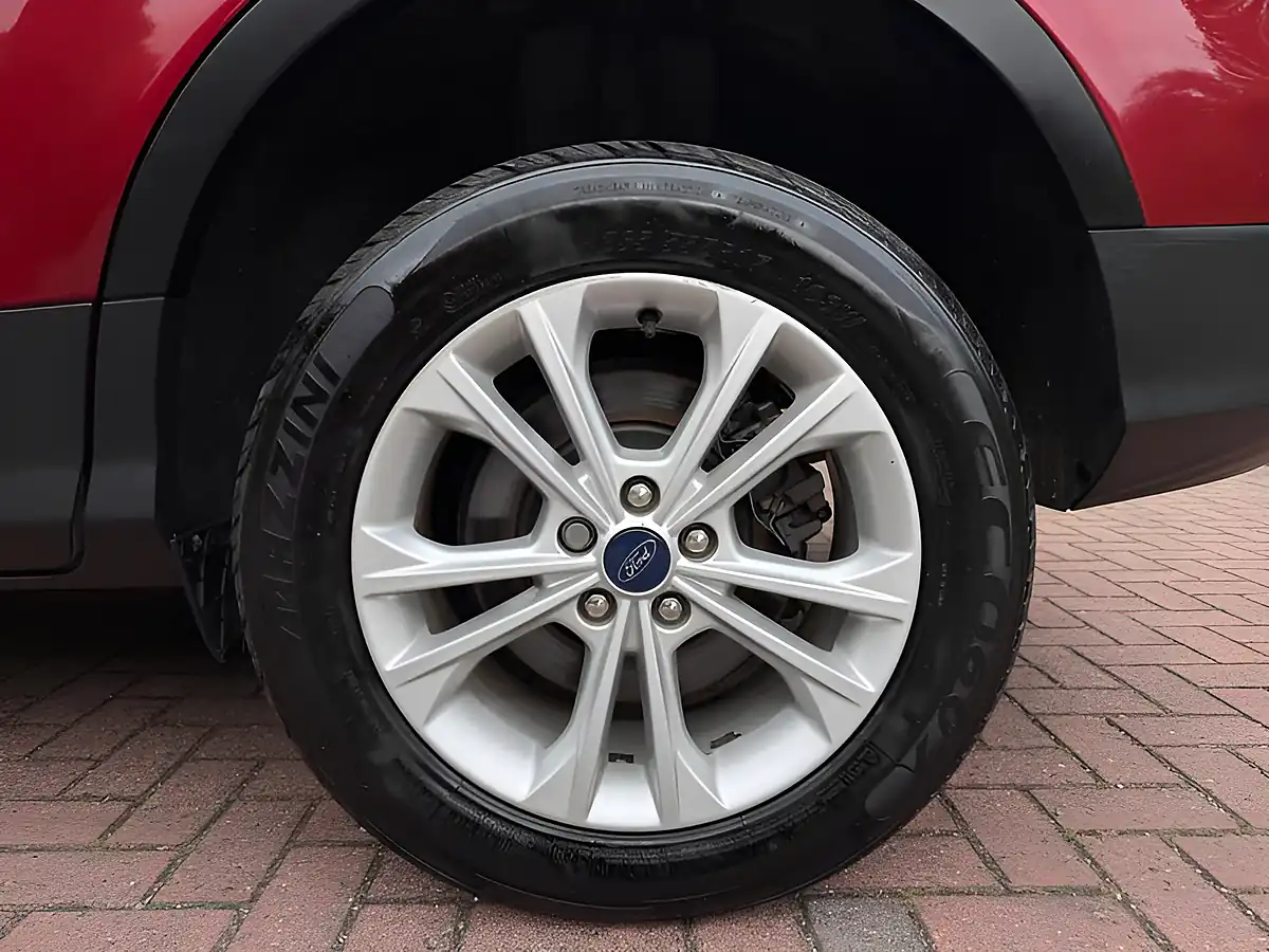 Used 2018 Ford Kuga Titanium Red - Interior and Exterior details 17