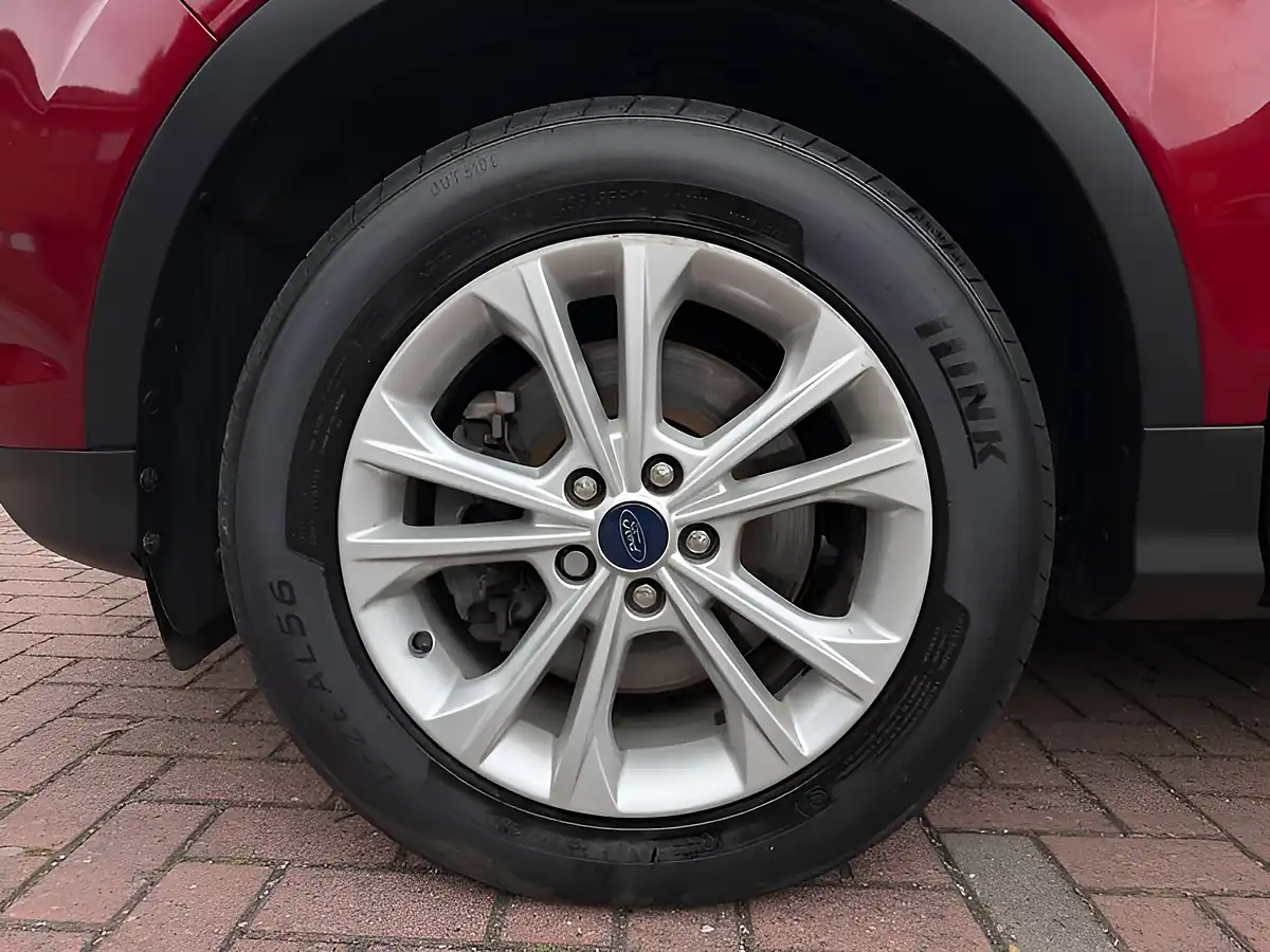 Used 2018 Ford Kuga Titanium Red - Interior and Exterior details 18