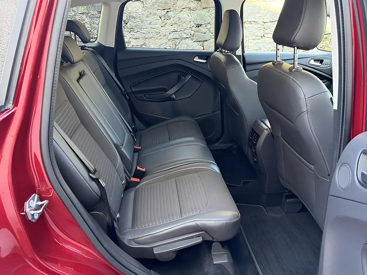 Used 2018 Ford Kuga Titanium Red - Interior and Exterior details 11