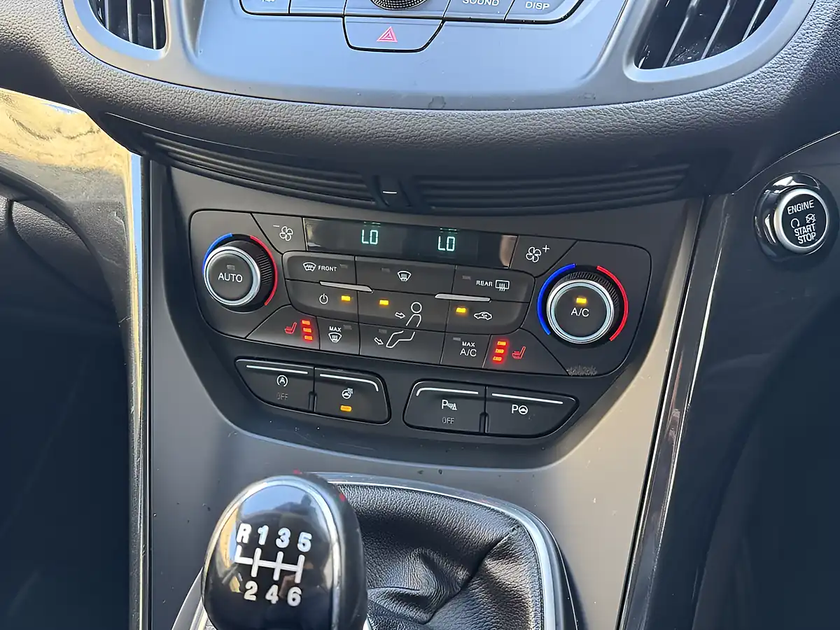 Used 2018 Ford Kuga Titanium Red - Interior and Exterior details 13