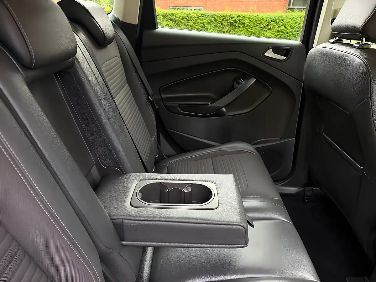 Used 2018 Ford Kuga Titanium Red - Interior and Exterior details 14