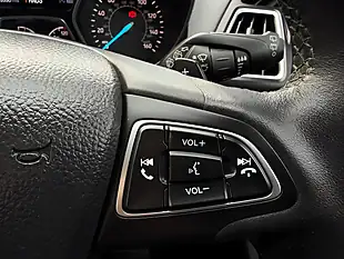 Used 2018 Ford Kuga Titanium Red - Interior and Exterior details 16