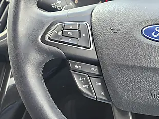 Used 2018 Ford Kuga Titanium Red - Interior and Exterior details 16