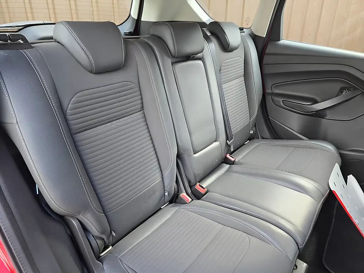 Used 2018 Ford Kuga Titanium Red - Interior and Exterior details 18