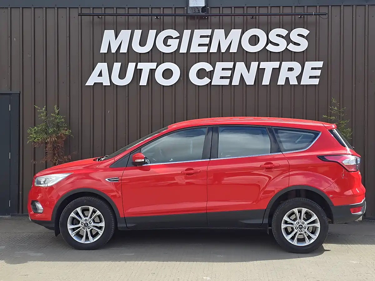 Used 2018 Ford Kuga Titanium Red - Interior and Exterior details 4