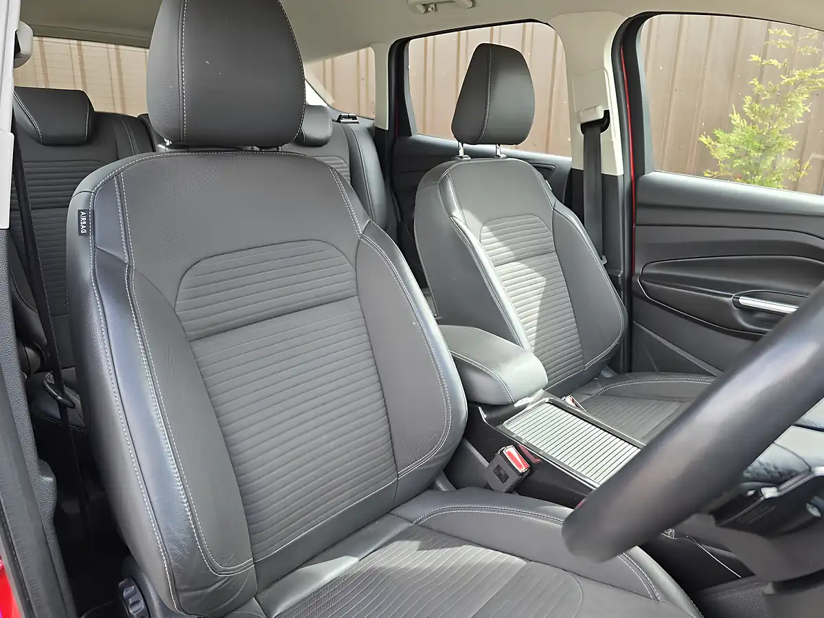 Used 2018 Ford Kuga Titanium Red - Interior and Exterior details 6