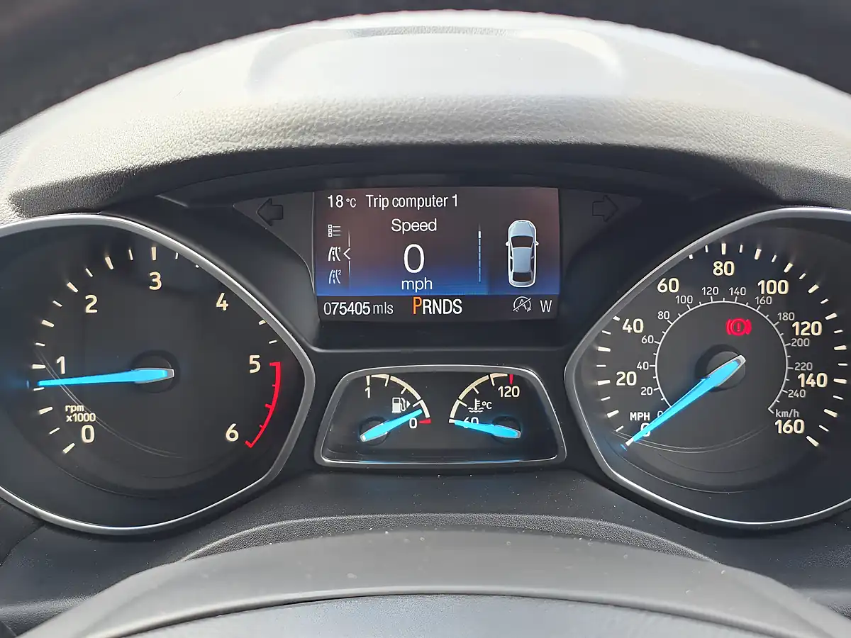 Used 2018 Ford Kuga Titanium Red - Interior and Exterior details 9