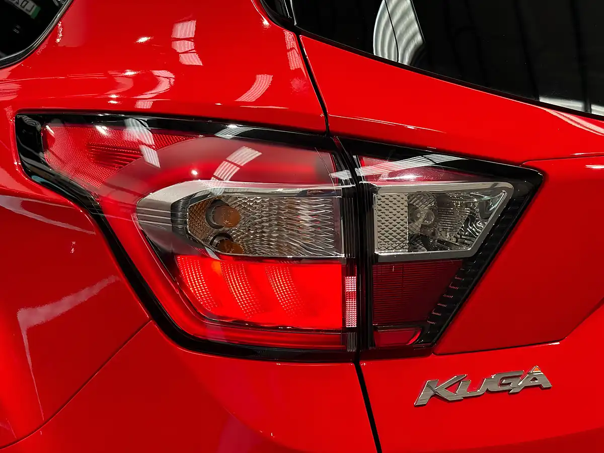 Used 2018 Ford Kuga Titanium Red - Interior and Exterior details 11