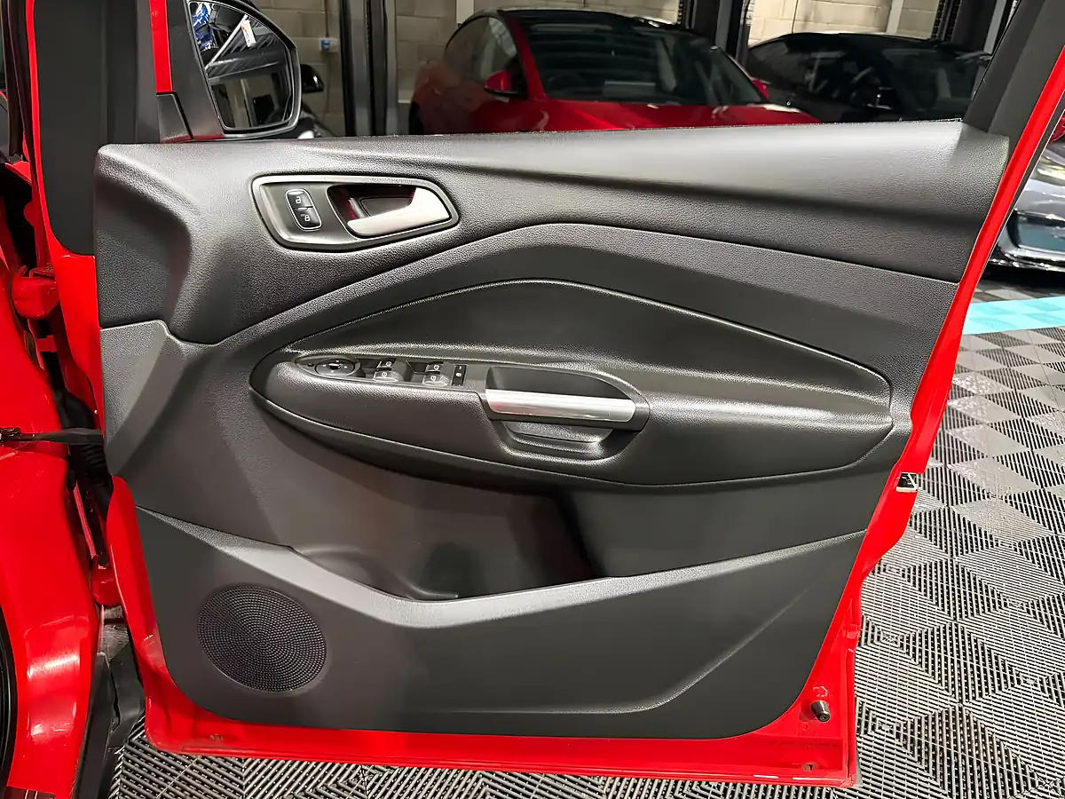 Used 2018 Ford Kuga Titanium Red - Interior and Exterior details 14
