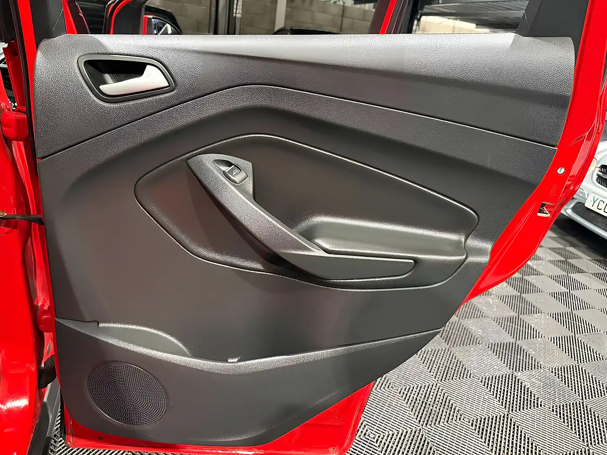Used 2018 Ford Kuga Titanium Red - Interior and Exterior details 15