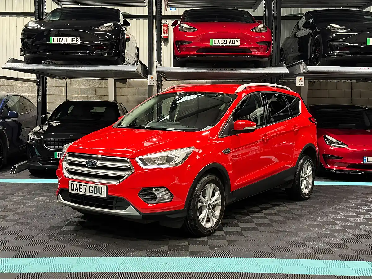 Used 2018 Ford Kuga Titanium Red - Interior and Exterior details 5