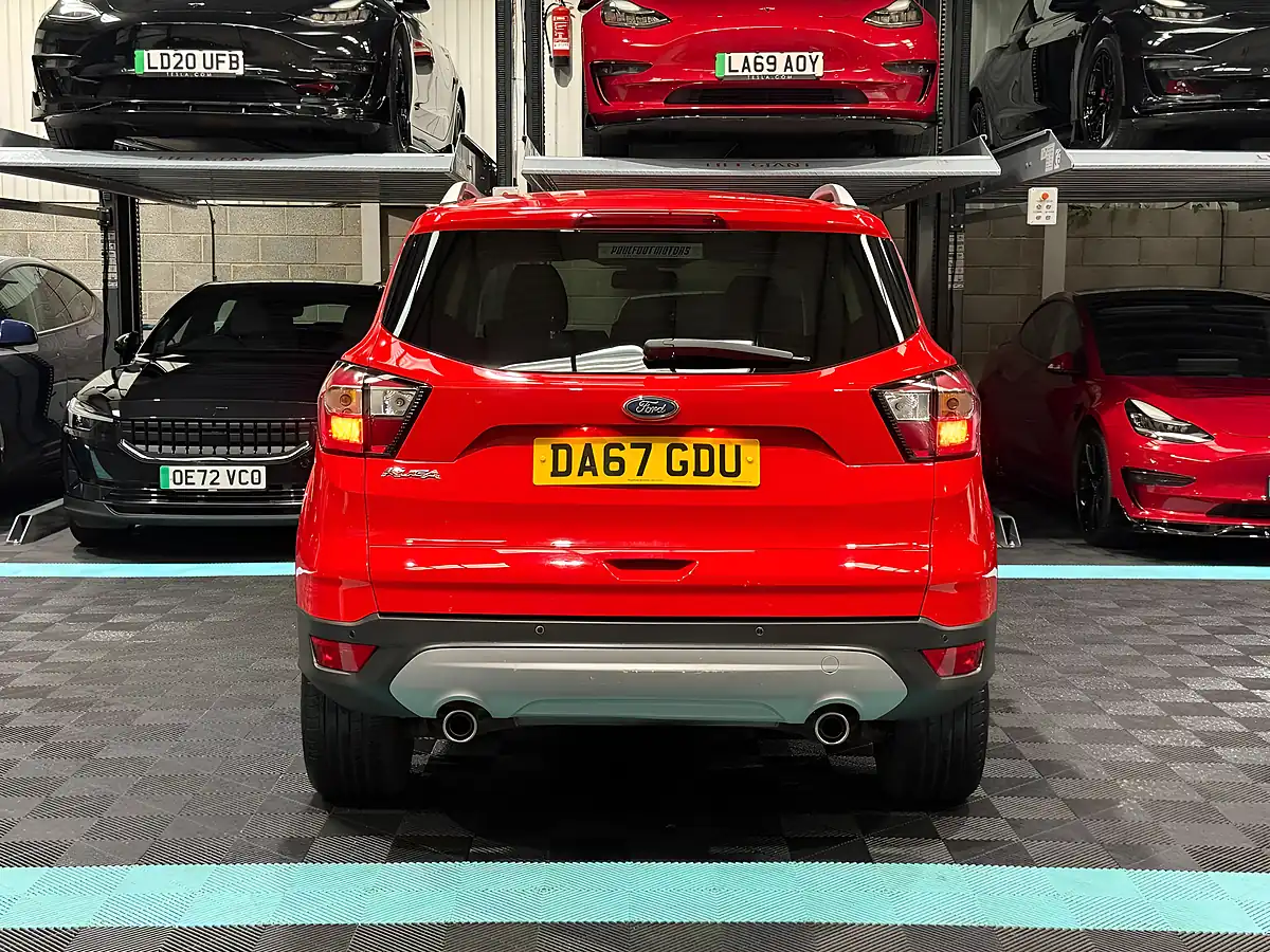Used 2018 Ford Kuga Titanium Red - Interior and Exterior details 8