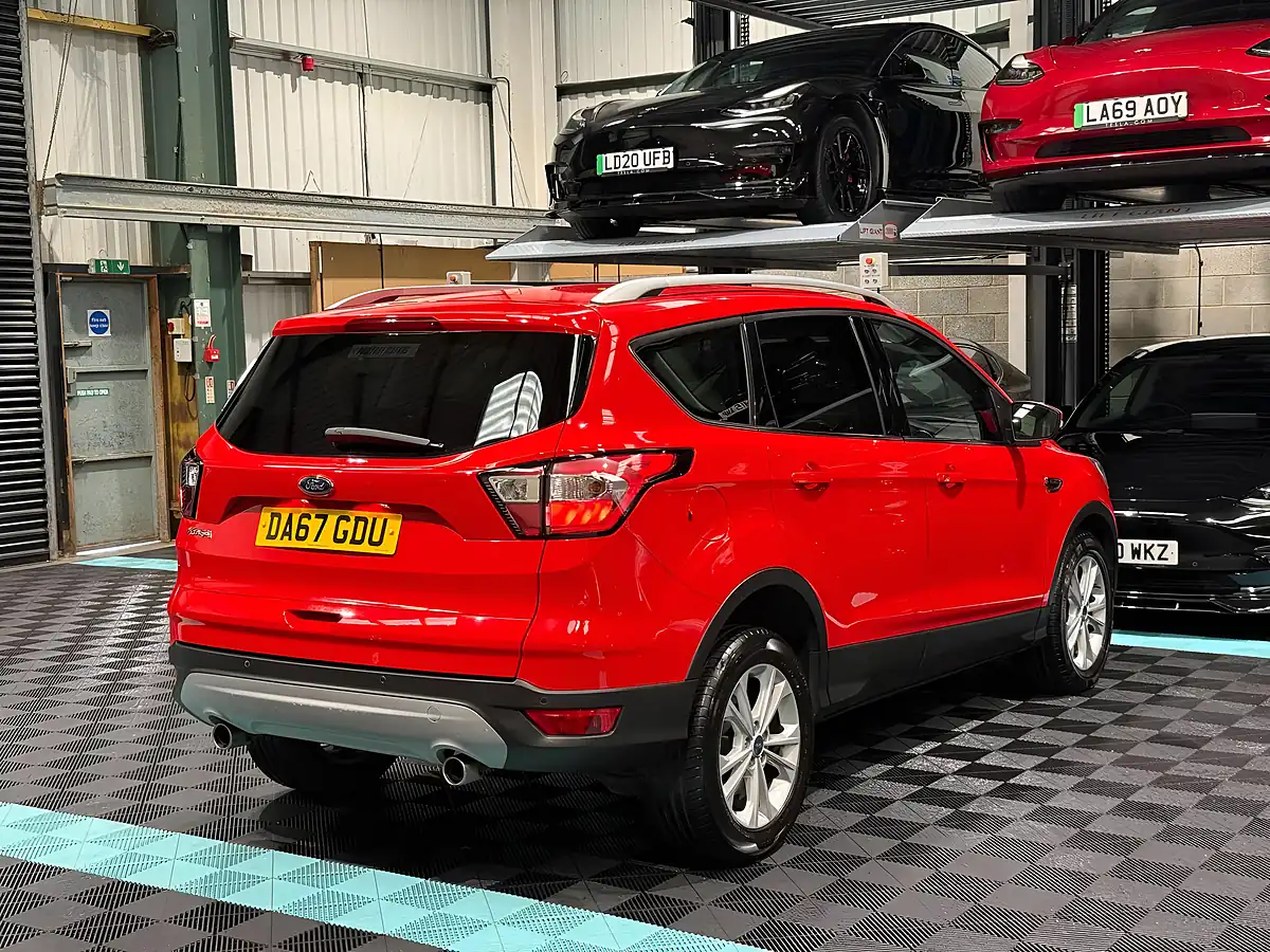Used 2018 Ford Kuga Titanium Red - Interior and Exterior details 9
