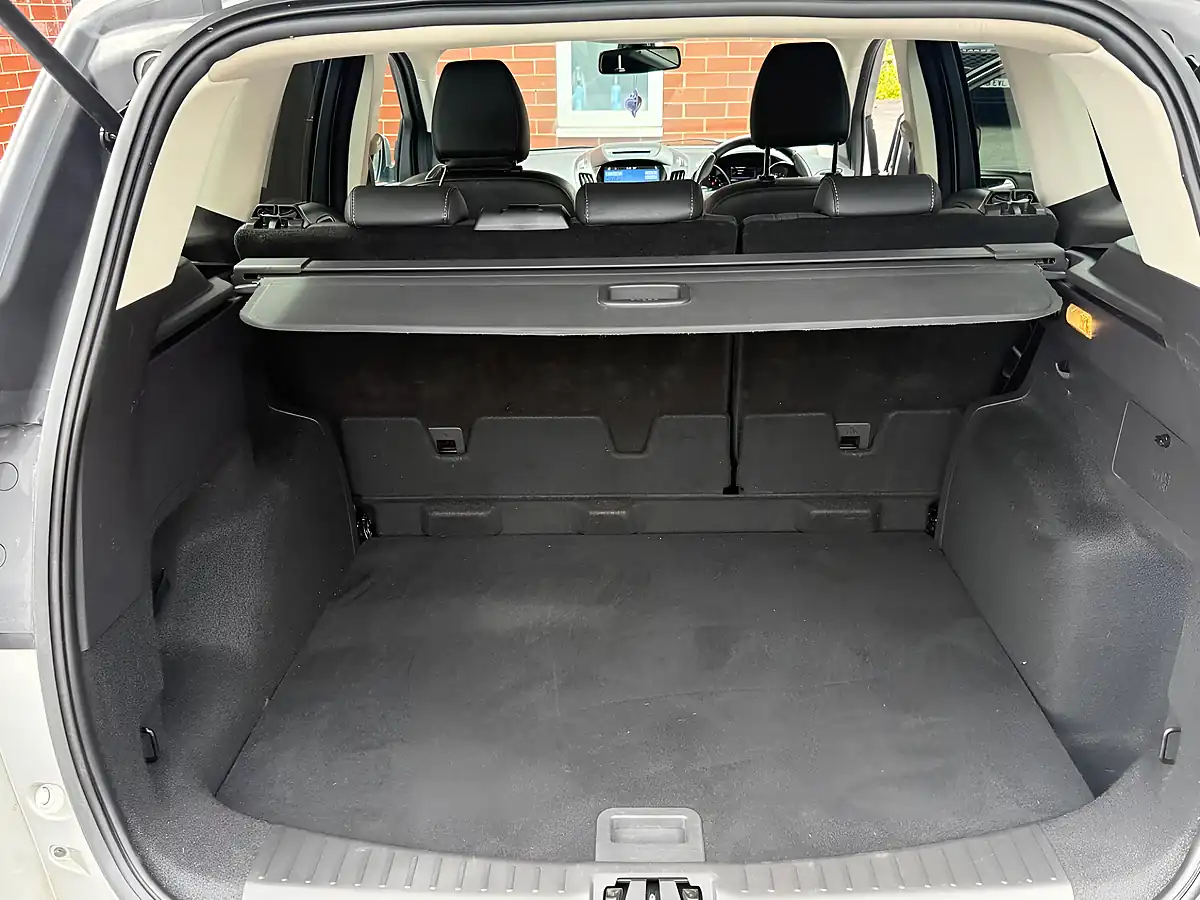 Used 2018 Ford Kuga Titanium Silver - Interior and Exterior details 10