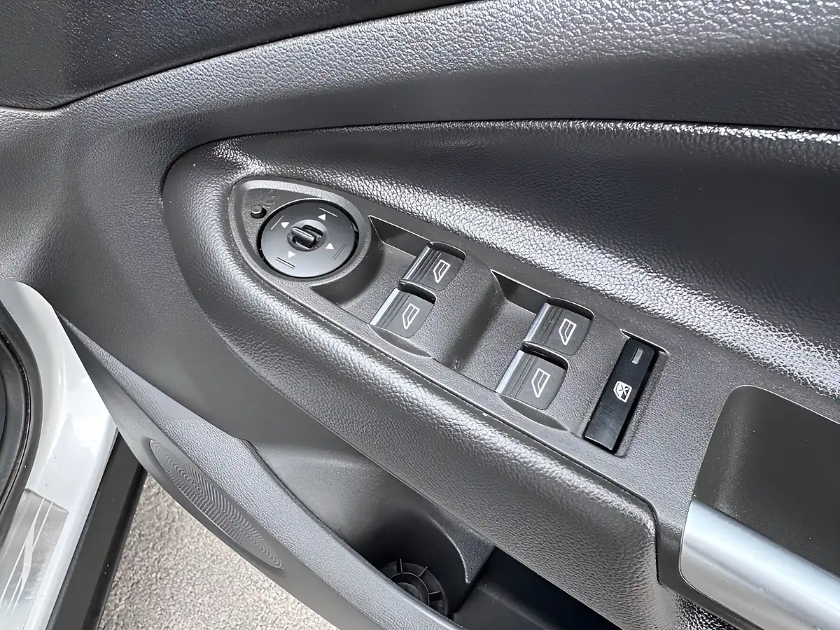 Used 2018 Ford Kuga Titanium Silver - Interior and Exterior details 19