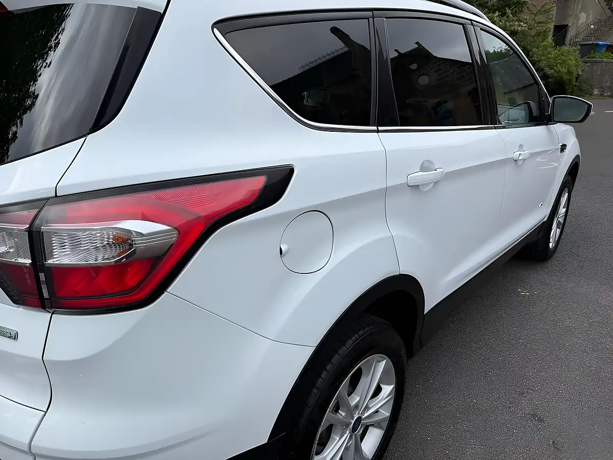 Used 2018 Ford Kuga Titanium White - Interior and Exterior details 16