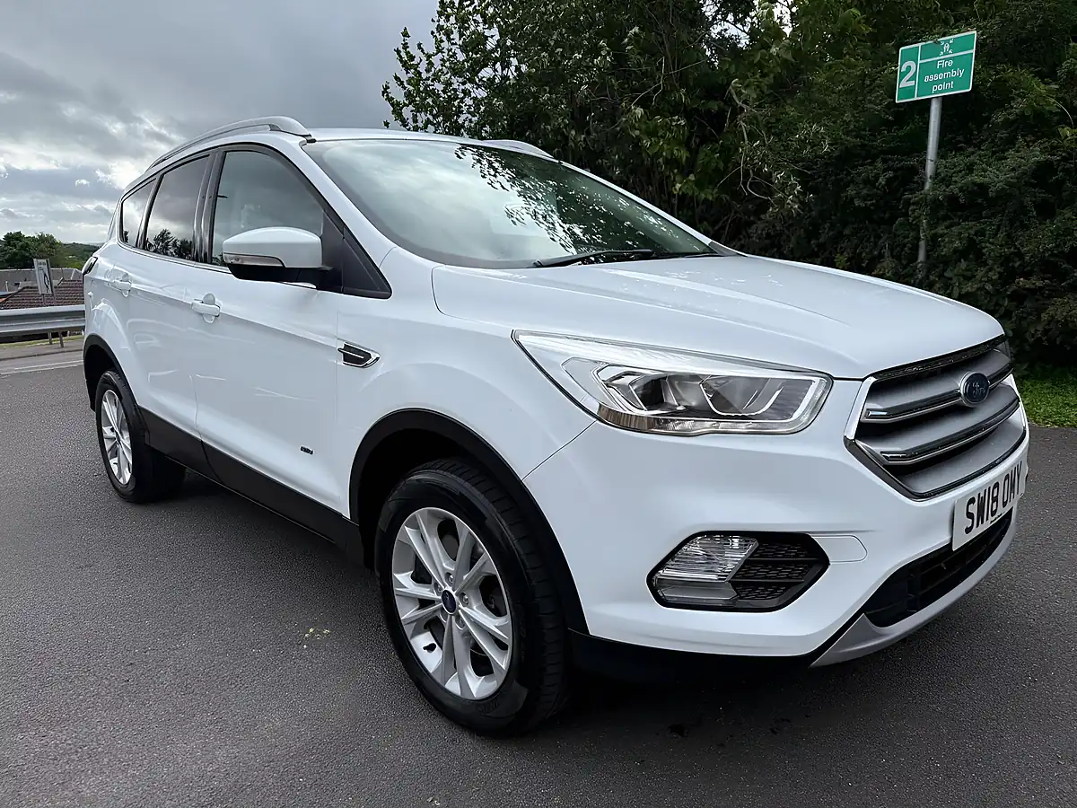 Used 2018 Ford Kuga Titanium White - Interior and Exterior details 4