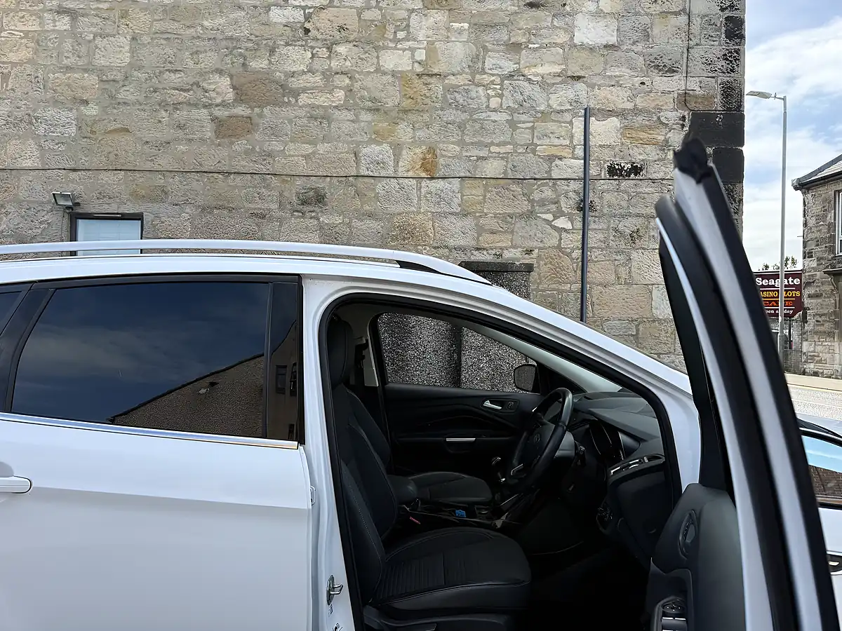 Used 2018 Ford Kuga Titanium White - Interior and Exterior details 6