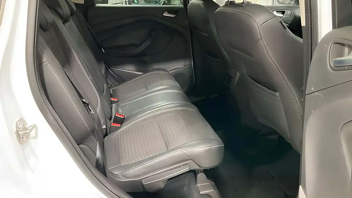 Used 2018 Ford Kuga Titanium White - Interior and Exterior details 9