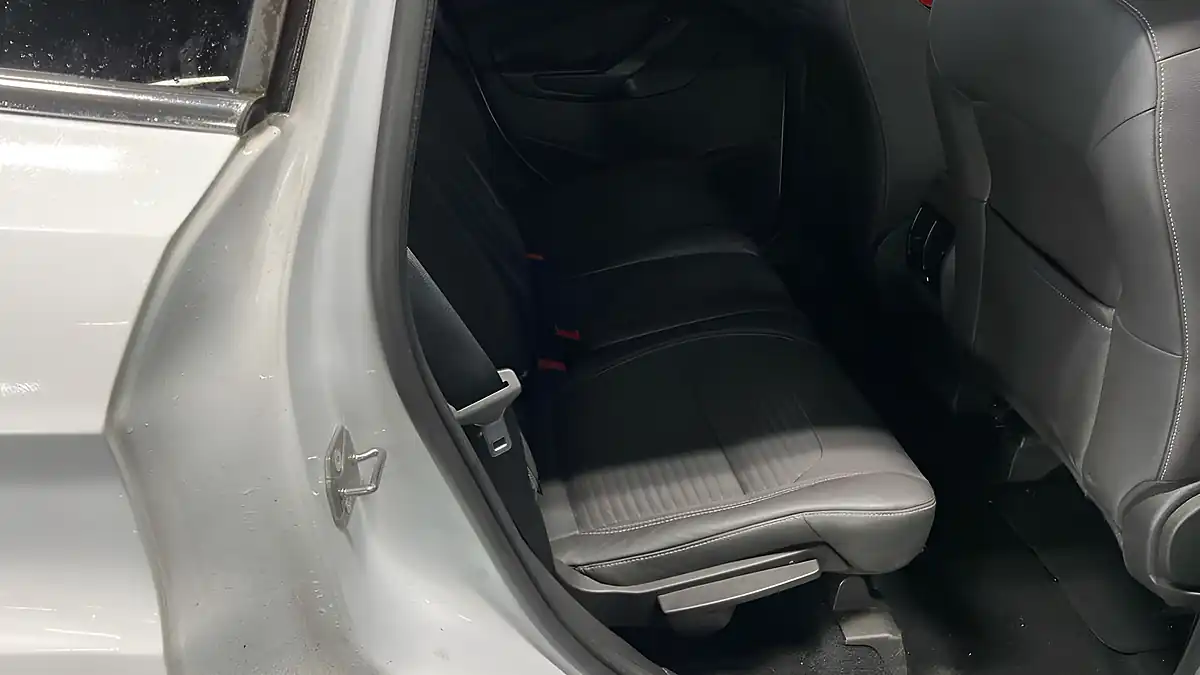 Used 2018 Ford Kuga Titanium White - Interior and Exterior details 11