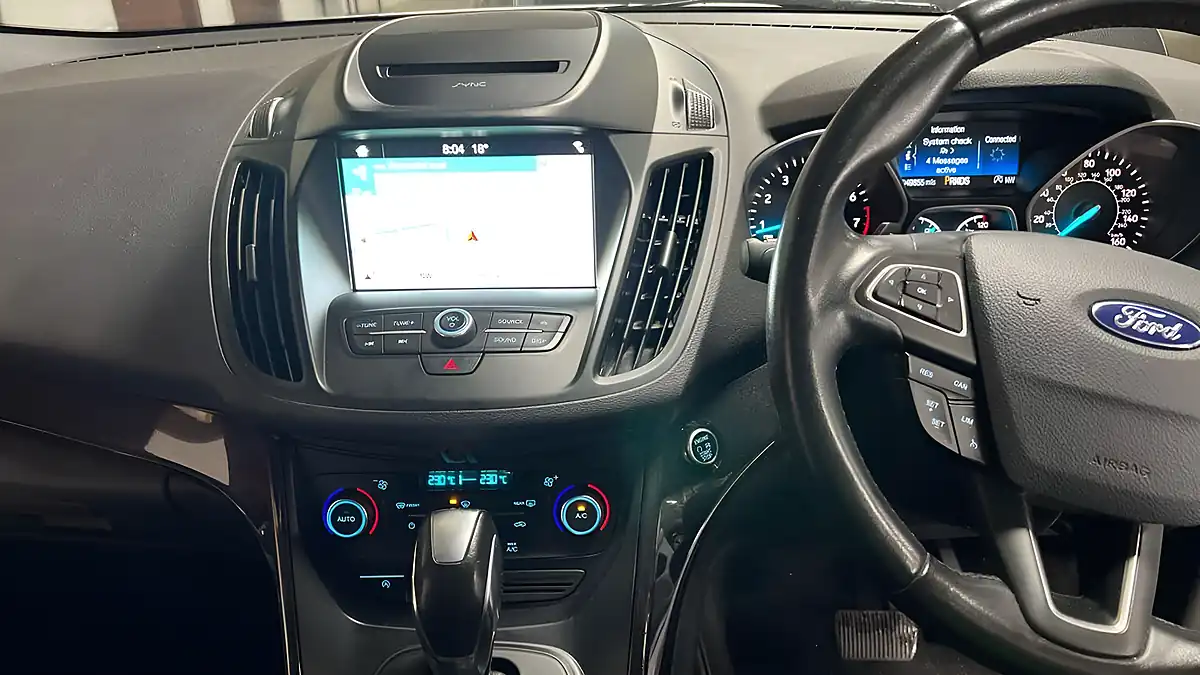 Used 2018 Ford Kuga Titanium White - Interior and Exterior details 9