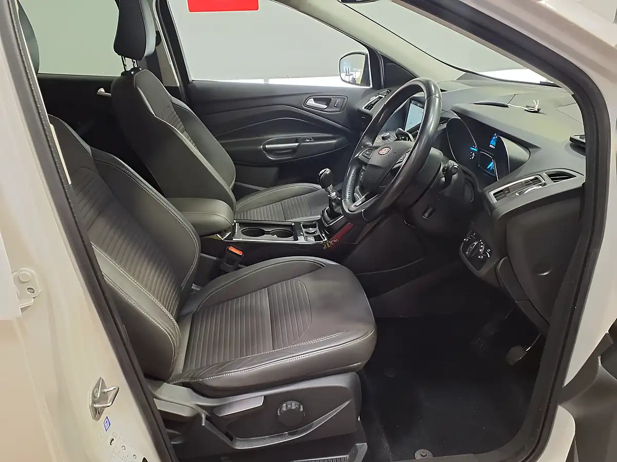 Used 2018 Ford Kuga Titanium White - Interior and Exterior details 5
