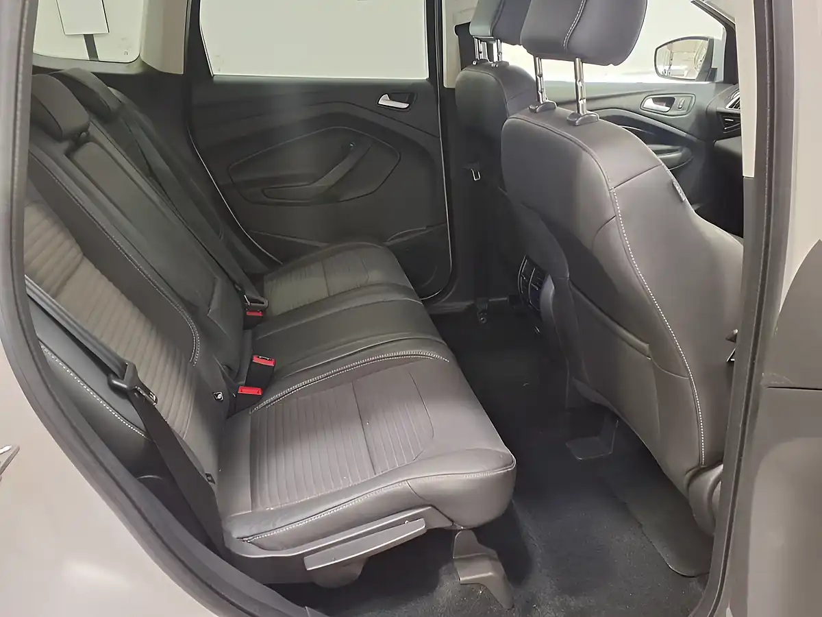 Used 2018 Ford Kuga Titanium White - Interior and Exterior details 6