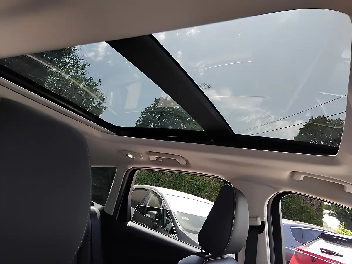 Used 2018 Ford Kuga Titanium X White - Interior and Exterior details 15