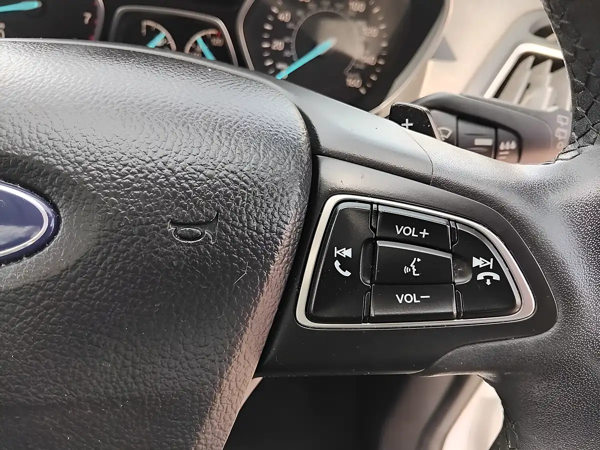 Used 2018 Ford Kuga Titanium X White - Interior and Exterior details 18