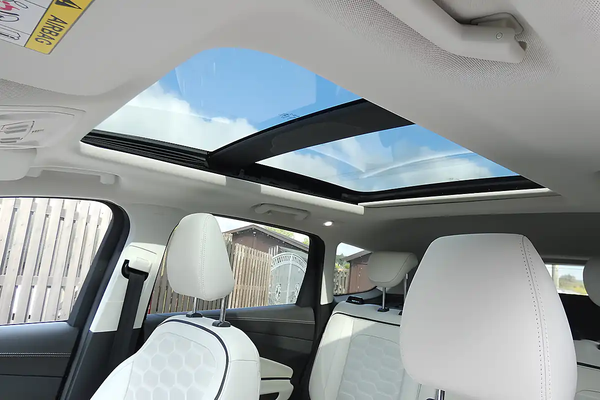 Used 2018 Ford Kuga Vignale Grey - Interior and Exterior details 10
