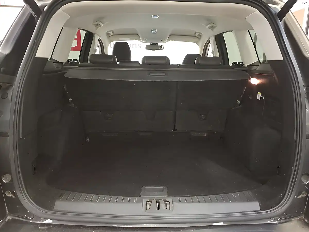 Used 2018 Ford Kuga Vignale Grey - Interior and Exterior details 9