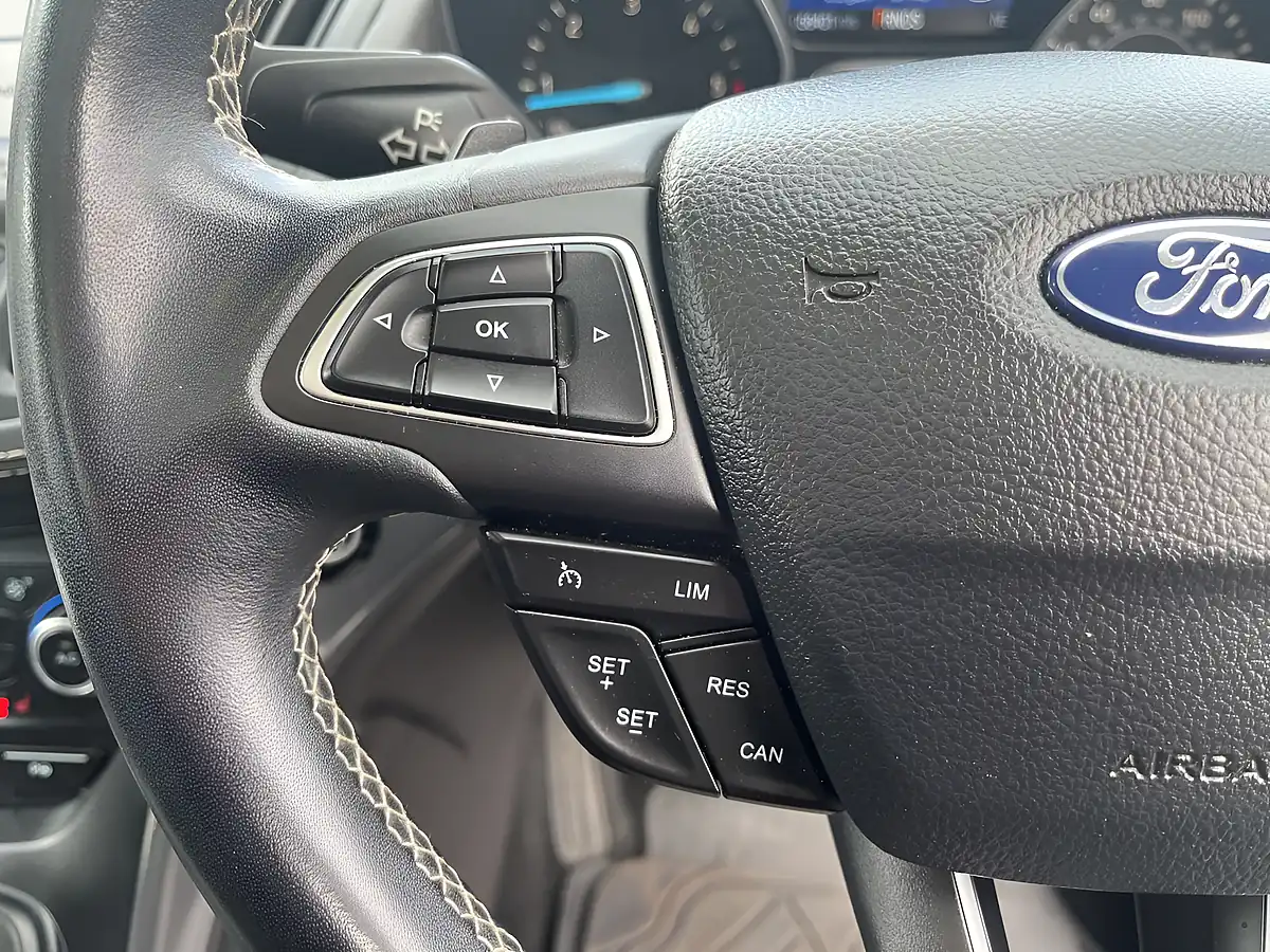Used 2018 Ford Kuga Vignale Magnetic Grey - Interior and Exterior details 15