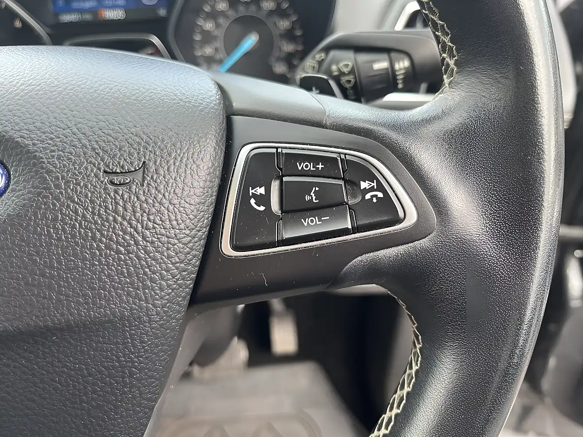 Used 2018 Ford Kuga Vignale Magnetic Grey - Interior and Exterior details 16