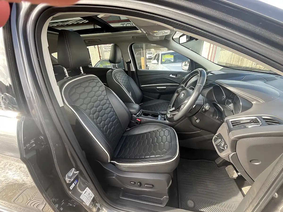 Used 2018 Ford Kuga Vignale Magnetic Grey - Interior and Exterior details 3