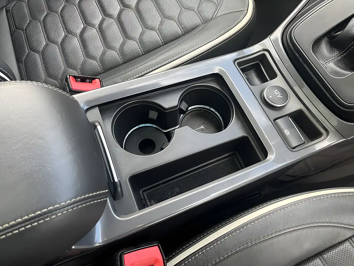 Used 2018 Ford Kuga Vignale Magnetic Grey - Interior and Exterior details 9