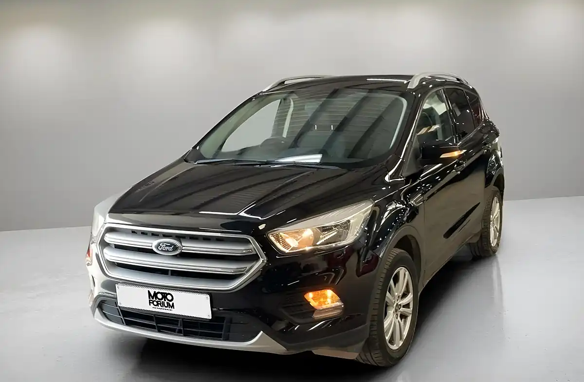 Used 2018 Ford Kuga Zetec Black - Front View