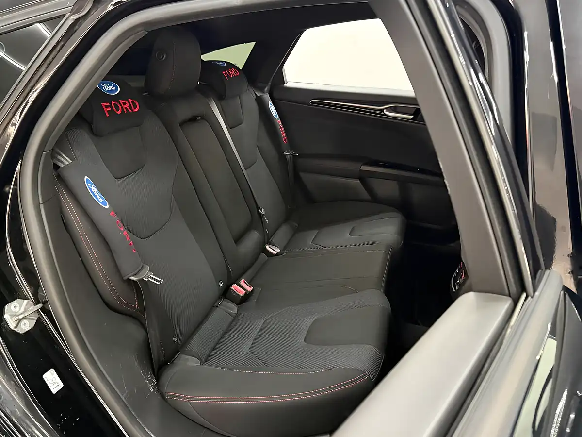 Used 2018 Ford Mondeo ST-Line Black - Interior and Exterior details 10