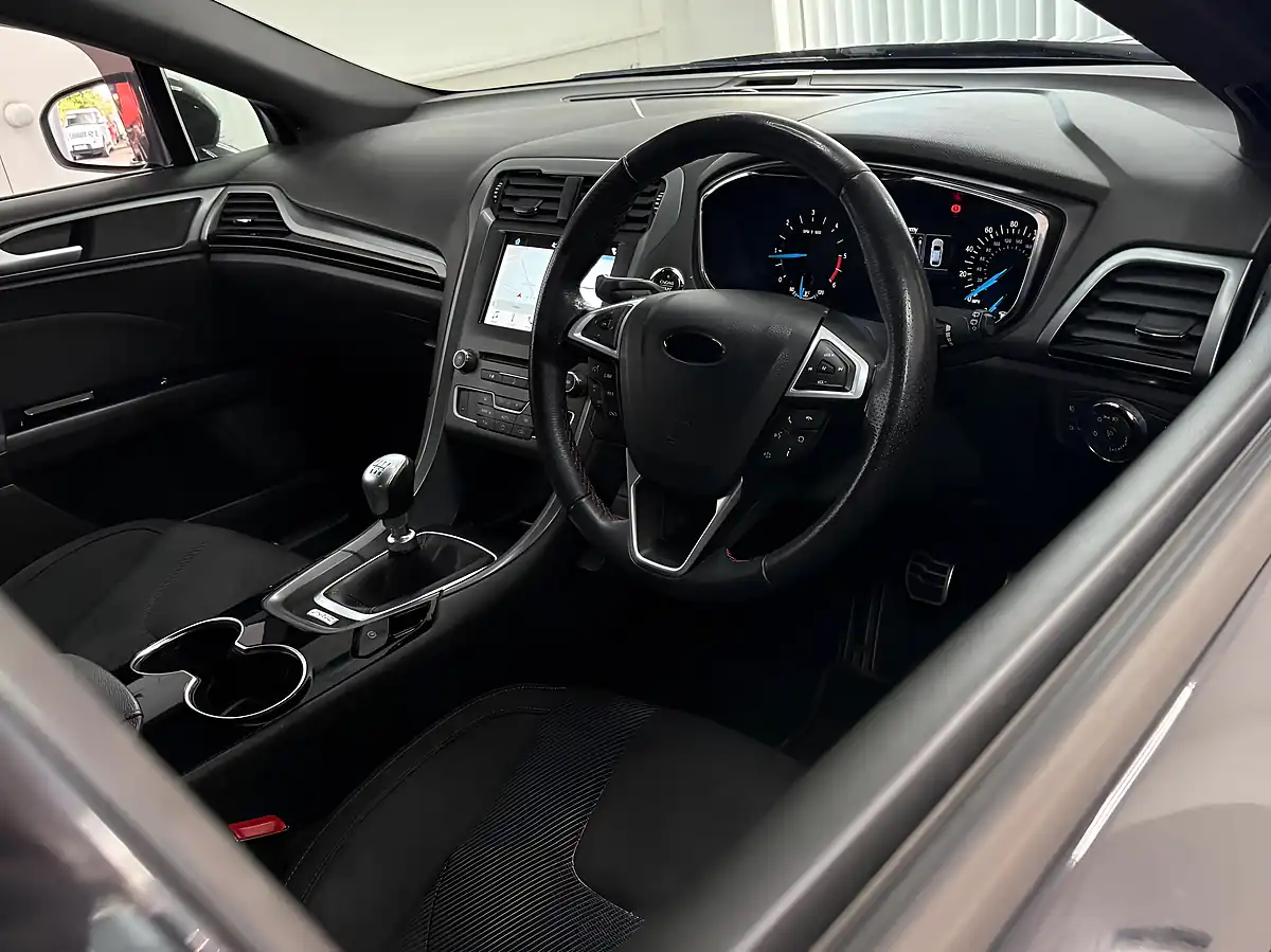 Used 2018 Ford Mondeo ST-Line Black - Interior and Exterior details 2